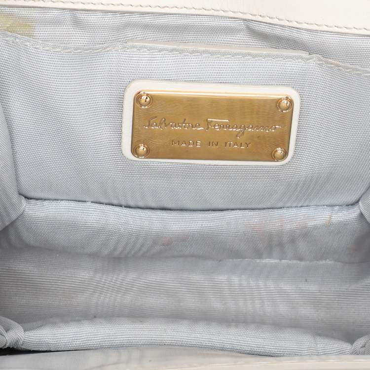 Pre Owned Salvatore Ferragamo White Leather Ginny Crossbody Bag