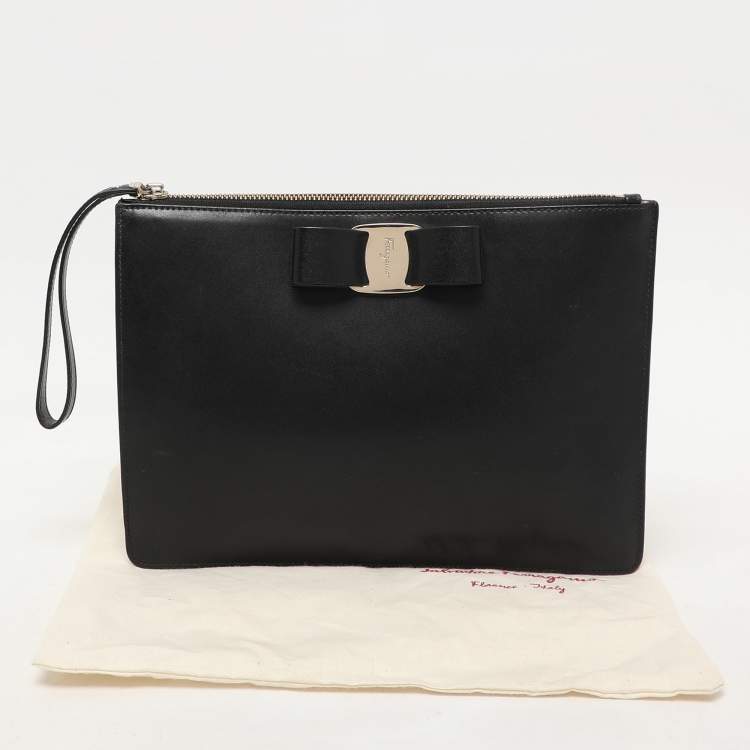 Pre Owned Salvatore Ferragamo Black Leather Vara Bow Wristlet Clutch