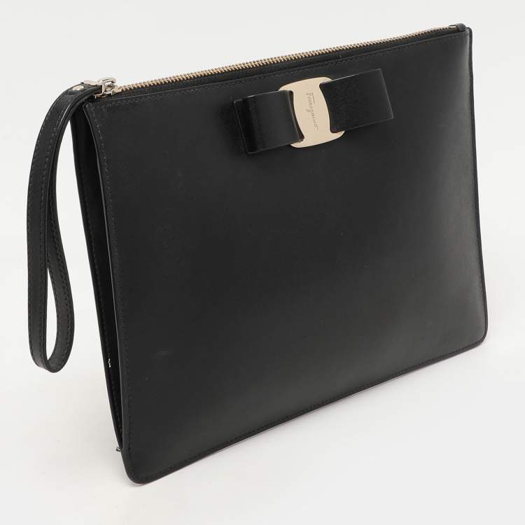 Pre Owned Salvatore Ferragamo Black Leather Vara Bow Wristlet Clutch