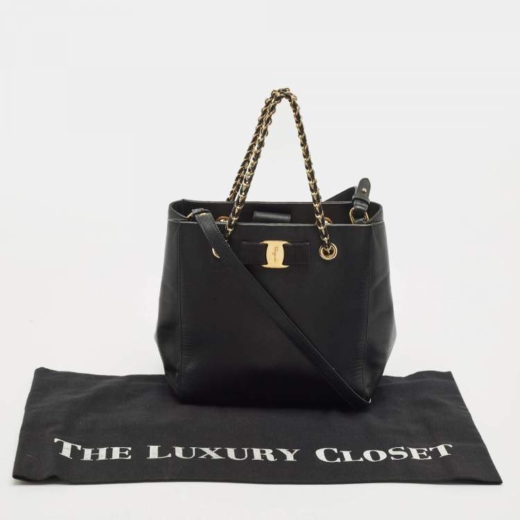 Pre Owned Salvatore Ferragamo Black Leather Vara Bow Chain Tote