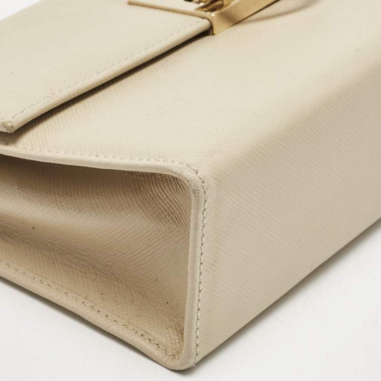 Pre Owned Salvatore Ferragamo Beige Leather Gancini Chain Clutch 