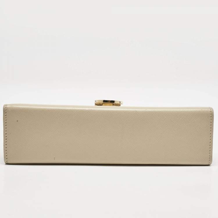 Pre Owned Salvatore Ferragamo Beige Leather Gancini Chain Clutch 