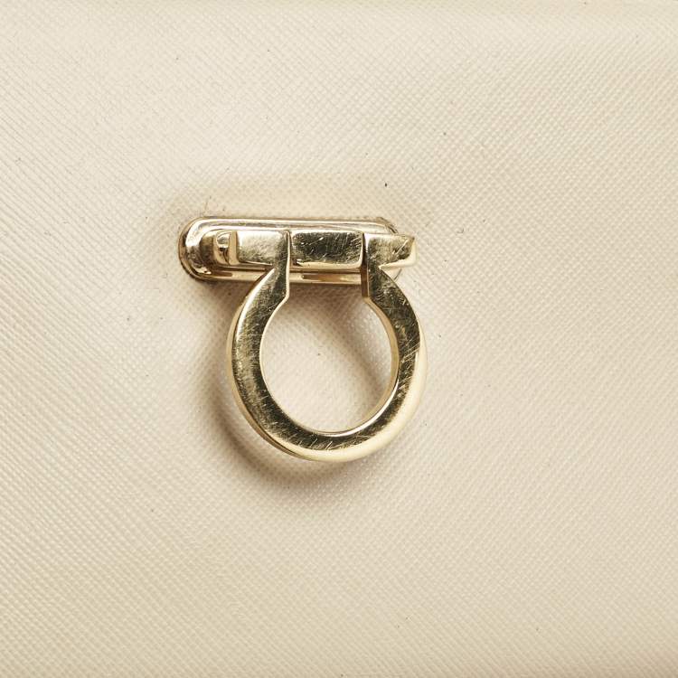 Pre Owned Salvatore Ferragamo Beige Leather Gancini Chain Clutch 