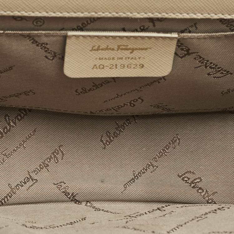 Pre Owned Salvatore Ferragamo Beige Leather Gancini Chain Clutch 