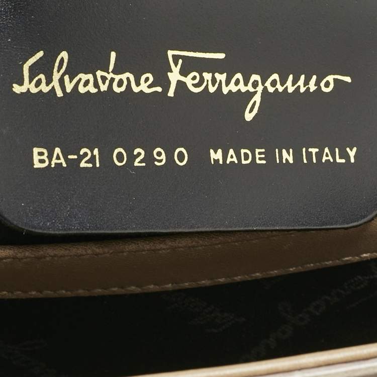 مملوكة مسبقًا Salvatore Ferragamo Grey Signature Embossed Leather Gancini Top Handle Bag