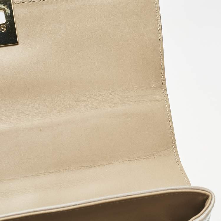 مملوكة مسبقًا Salvatore Ferragamo Grey Signature Embossed Leather Gancini Top Handle Bag