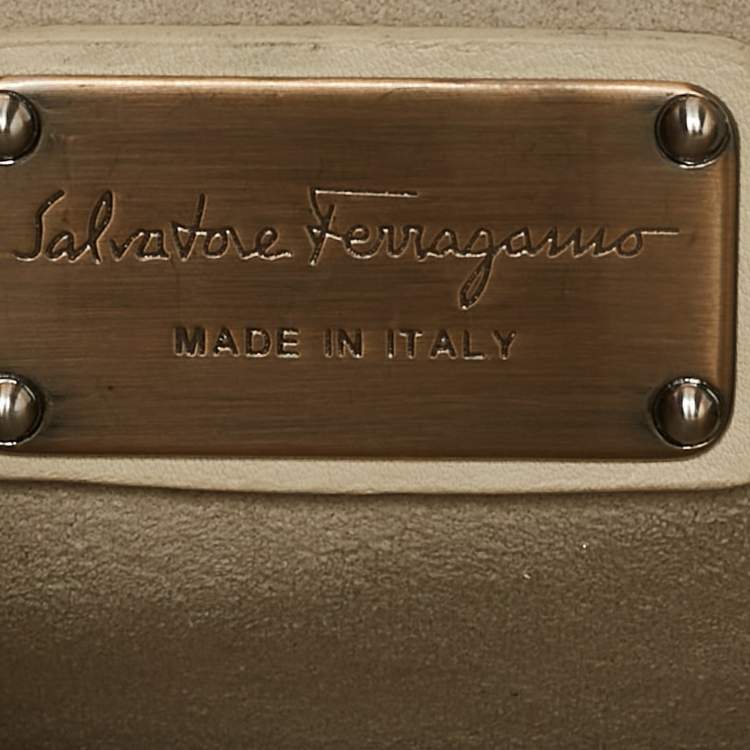 Pre Owned Salvatore Ferragamo Cream/Beige Lizard Gancini Chain Clutch