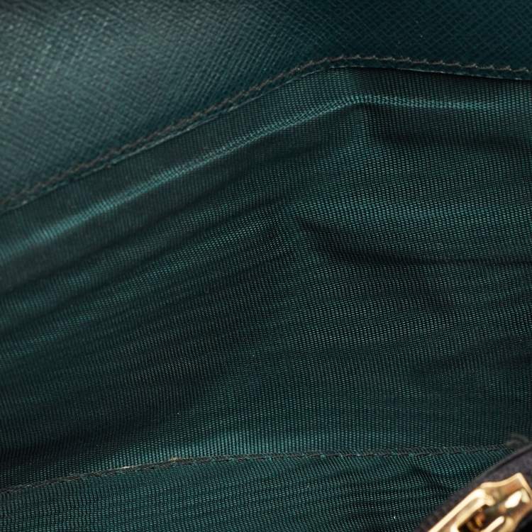 Pre Owned Salvatore Ferragamo Green Leather Gancio Clasp Continental Wallet