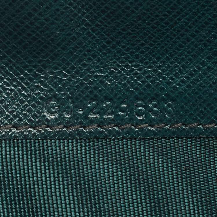Pre Owned Salvatore Ferragamo Green Leather Gancio Clasp Continental Wallet