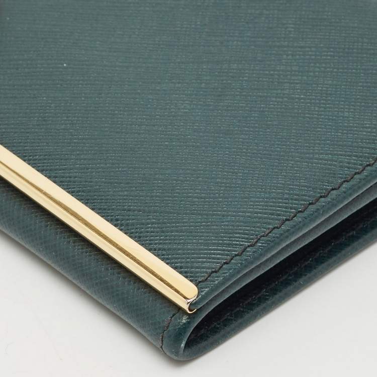 Pre Owned Salvatore Ferragamo Green Leather Gancio Clasp Continental Wallet