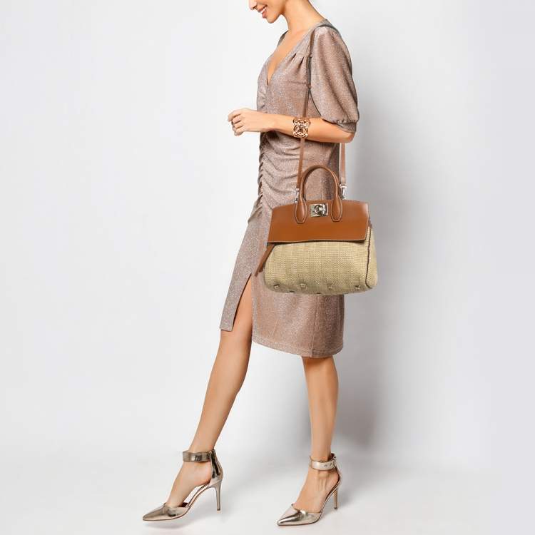 مملوكة مسبقًا Salvatore Ferragamo Brown/Beige Raffia and Leather Studio Tote