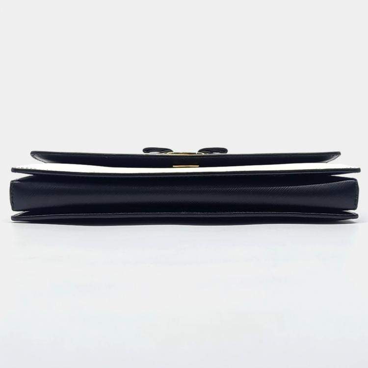 Pre Owned Salvatore Ferragamo Black White Leather Genie Crossbody Bag