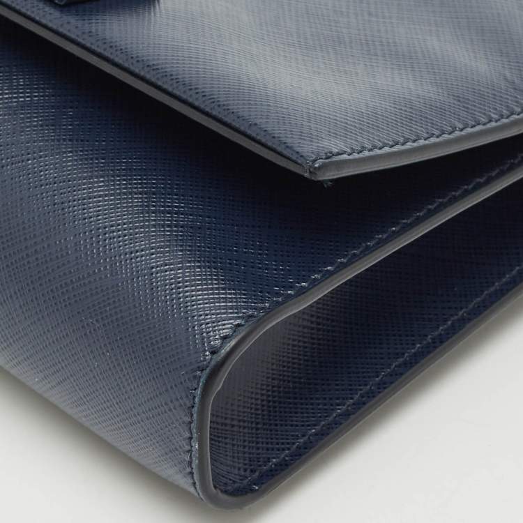 Pre Owned Salvatore Ferragamo Navy Blue Leather Vara Bow Chain Clutch