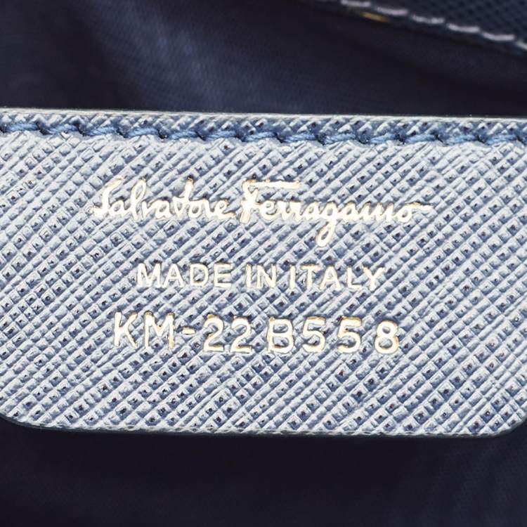 Pre Owned Salvatore Ferragamo Navy Blue Leather Vara Bow Chain Clutch