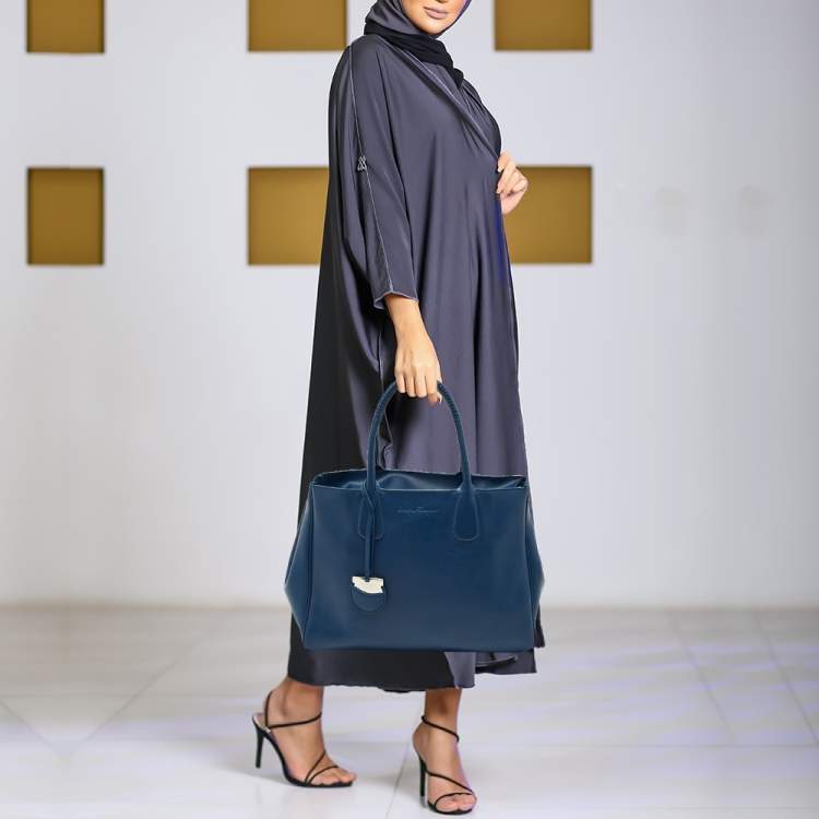 Pre Owned Salvatore Ferragamo Navy Blue Leather Nolita Tote