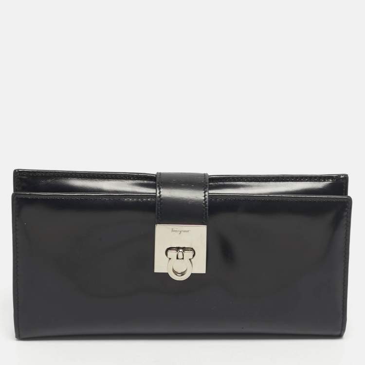 Pre Owned Salvatore Ferragamo Black Glossy Leather Gancini Continental Wallet