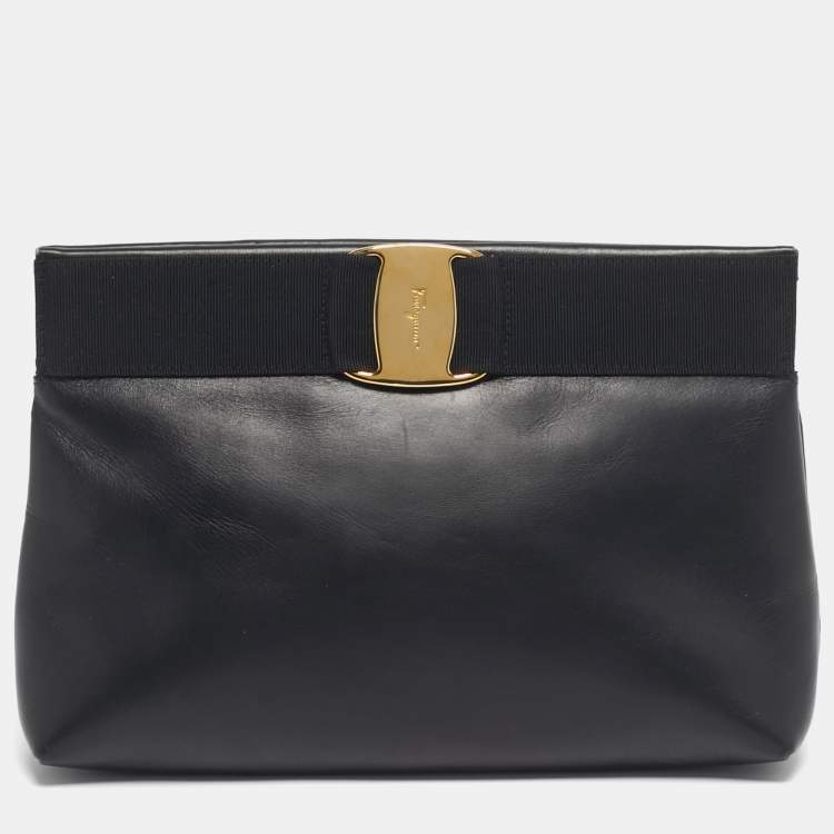 Pre Owned Salvatore Ferragamo Black Leather Vara Clutch
