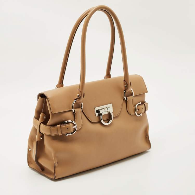 Pre Owned Salvatore Ferragamo Beige Leather Gancio Tote