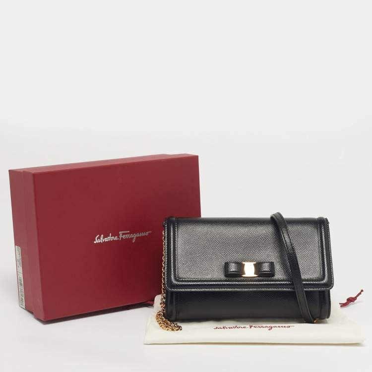 Pre Owned Salvatore Ferragamo Black Leather Vara Bow Clutch Bag