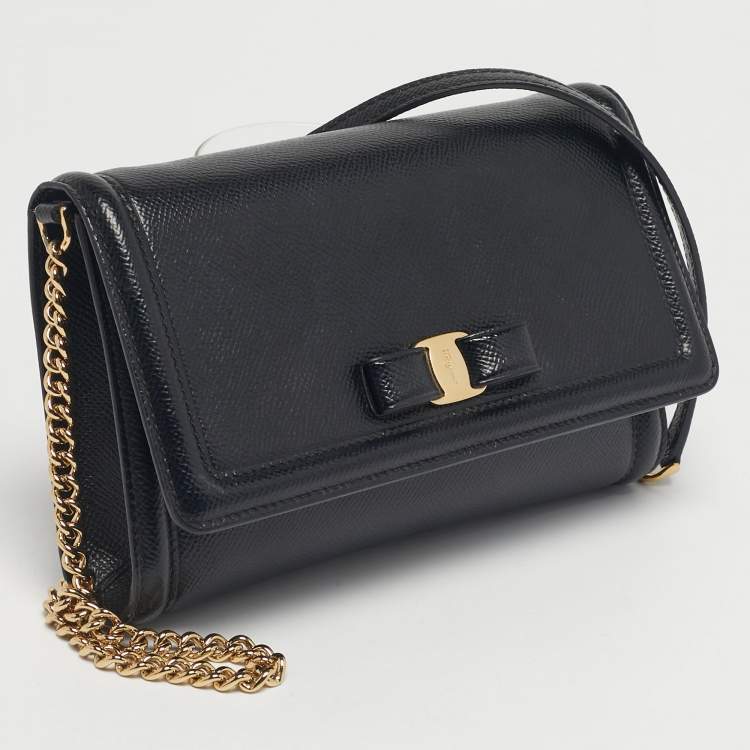 Pre Owned Salvatore Ferragamo Black Leather Vara Bow Clutch Bag