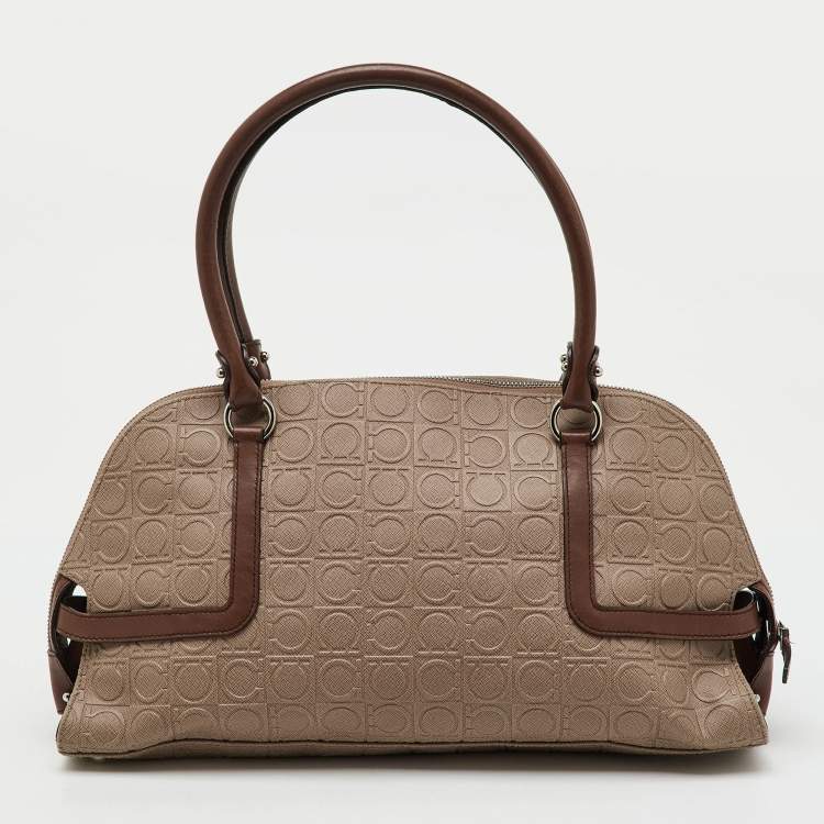 مملوكة مسبقًا Salvatore Ferragamo Beige/Brown Gancini Embossed Leather Zip Satchel