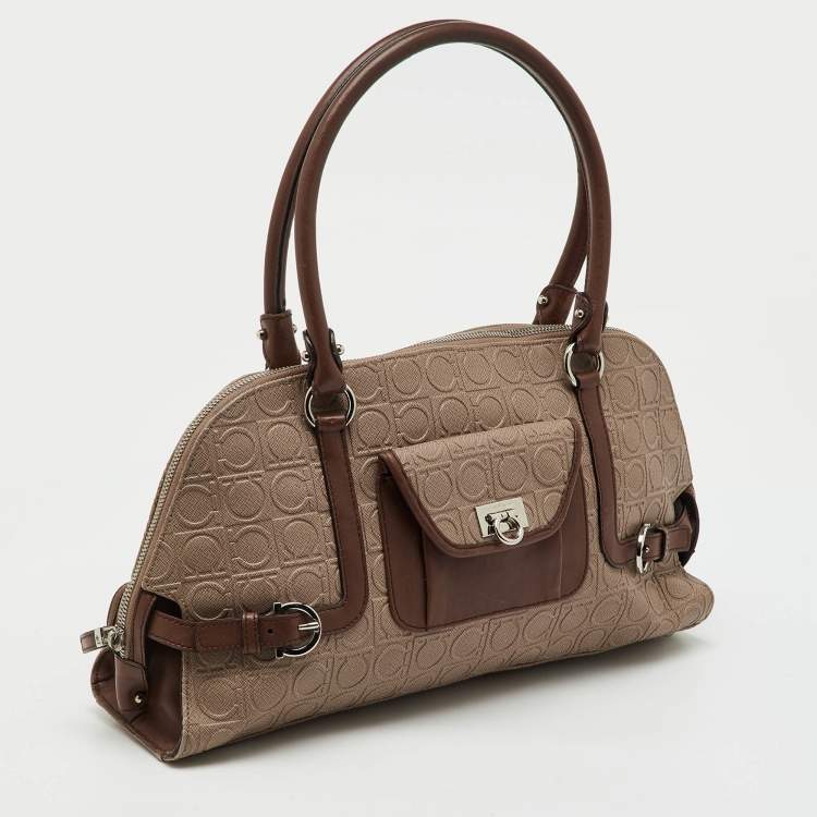 مملوكة مسبقًا Salvatore Ferragamo Beige/Brown Gancini Embossed Leather Zip Satchel