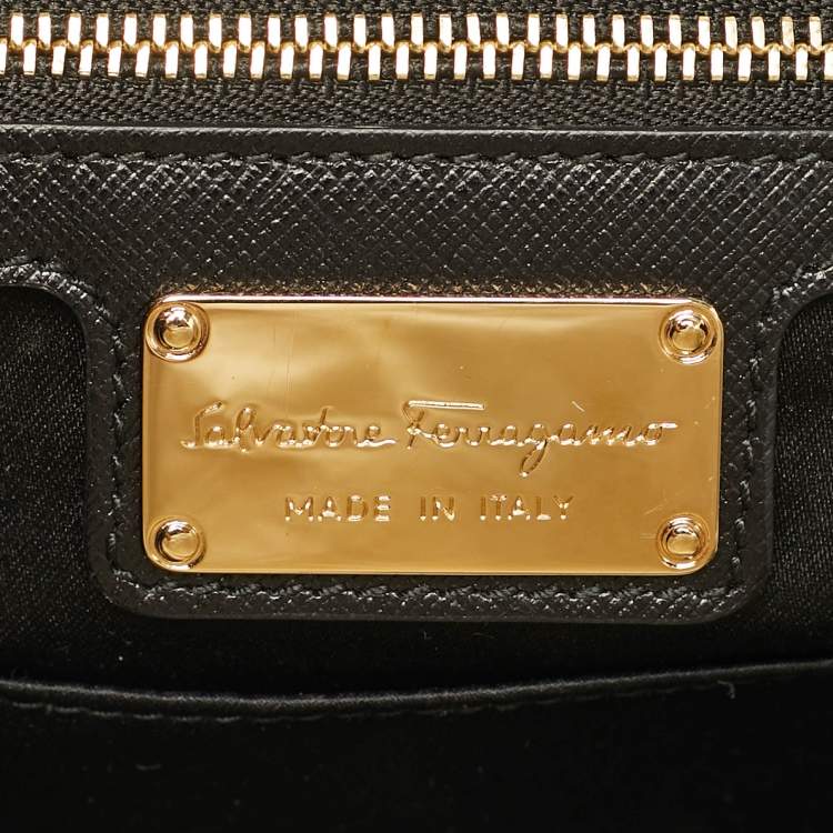 Pre Owned Salvatore Ferragamo Black Leather Carrie Top Handle Bag