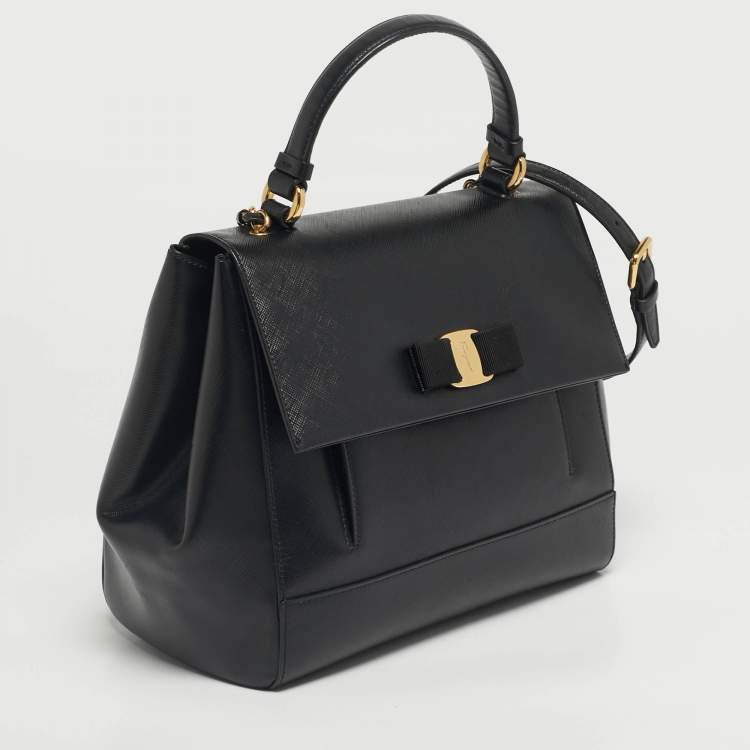 Pre Owned Salvatore Ferragamo Black Leather Carrie Top Handle Bag