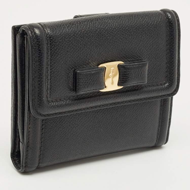Pre Owned Salvatore Ferragamo Black Leather Vara Bow French Wallet