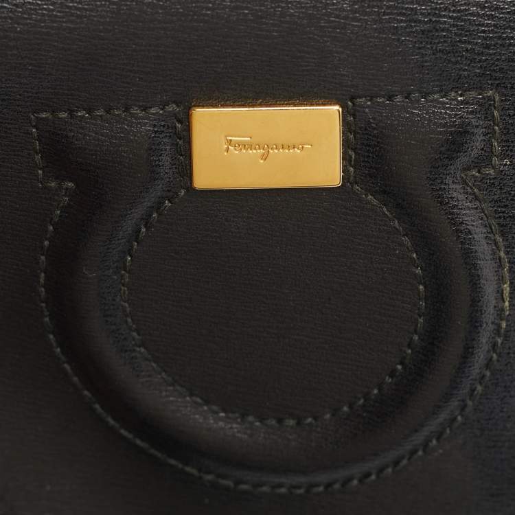 Pre Owned Salvatore Ferragamo Black Leather Gancio City Shoulder Bag