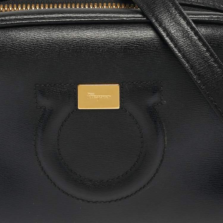 Pre Owned Salvatore Ferragamo Black Leather Gancio City Shoulder Bag