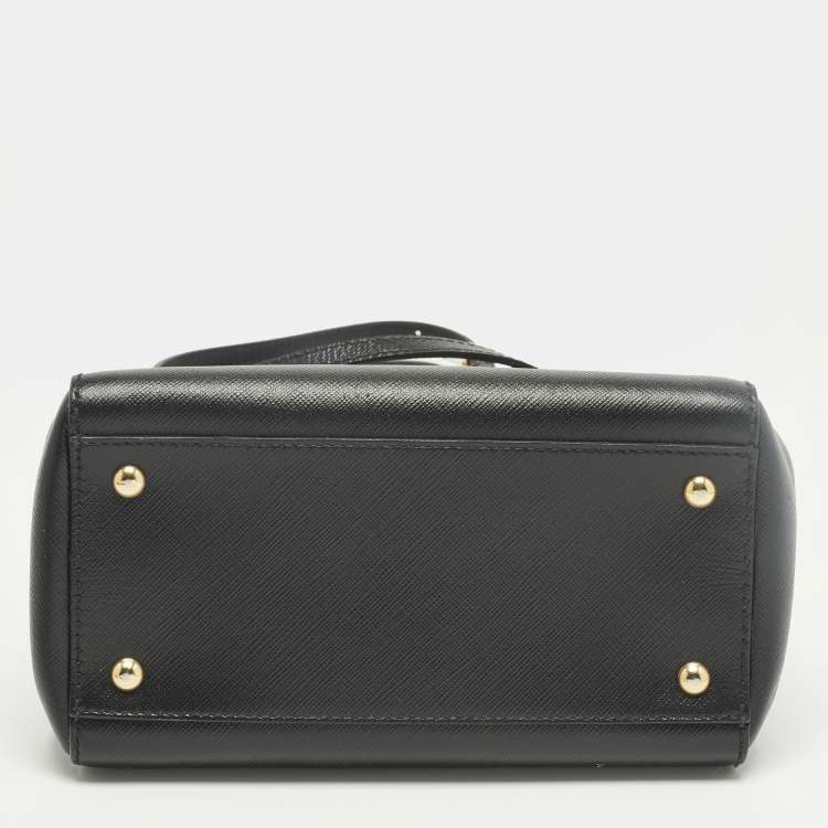 مملوكة مسبقًا Salvatore Ferragamo Melike Vara Bow Mini Black Leather Chain Tote