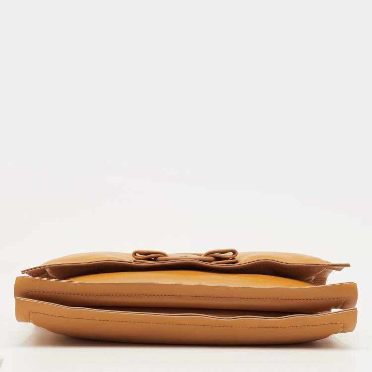 مملوكة مسبقًا Salvatore Ferragamo Viva Bow Mustard Padded Leather Shoulder Bag