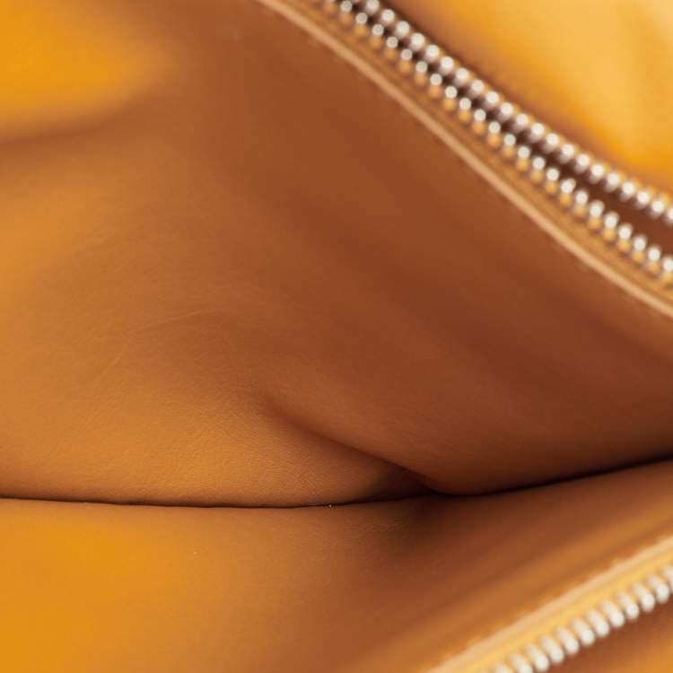 مملوكة مسبقًا Salvatore Ferragamo Viva Bow Mustard Padded Leather Shoulder Bag