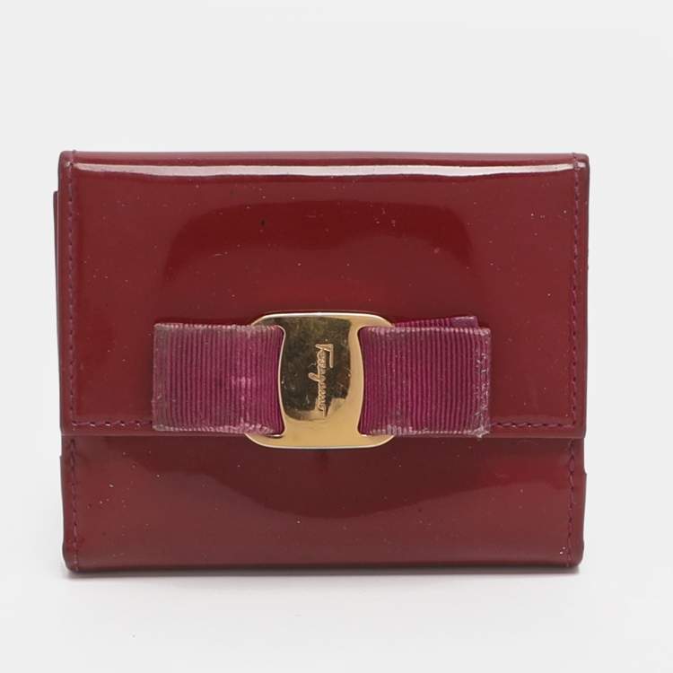 Pre Owned Salvatore Ferragamo Vara Bow Red Patent Leather Bifold Wallet
