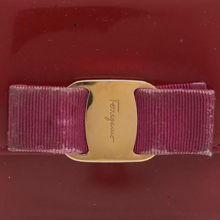Pre Owned Salvatore Ferragamo Vara Bow Red Patent Leather Bifold Wallet