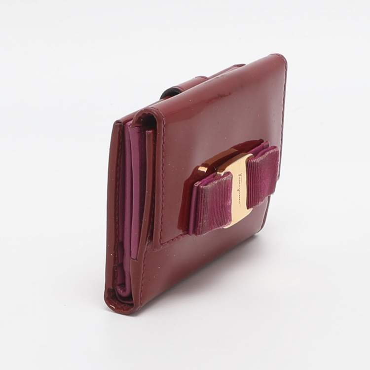 Pre Owned Salvatore Ferragamo Vara Bow Red Patent Leather Bifold Wallet