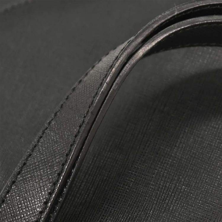 Pre Owned Salvatore Ferragamo Gancini Black Leather Shoulder Bag