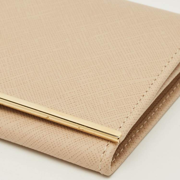 مملوكة مسبقًا Salvatore Ferragamo Gancini Icona Beige Leather Continental Wallet