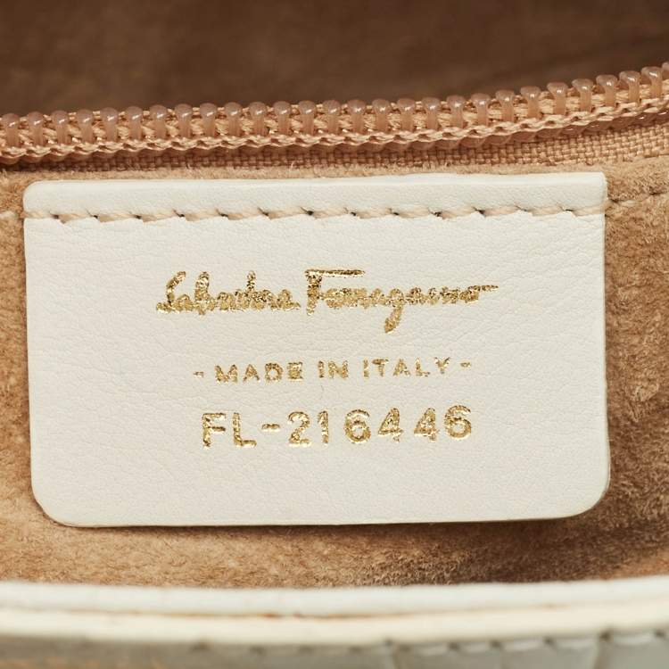 مملوكة مسبقًا حقيبة سالفatori فيراغامو ماريسا منقوشة جلد أبيض كروك