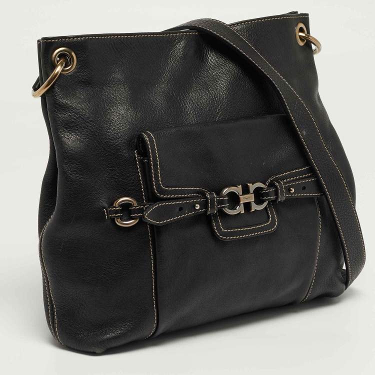 مملوكة مسبقًا حقيبة كتف سالفاتوري فيراغامو غانتشيني جلد سوداء