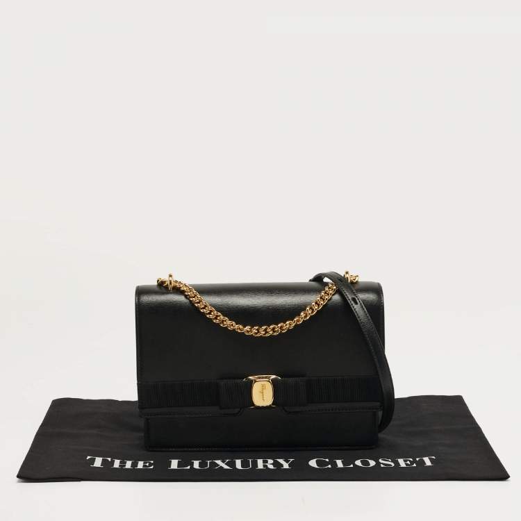 مملوكة مسبقًا Salvatore Ferragamo Vara Bow Chain Black Leather Shoulder Bag