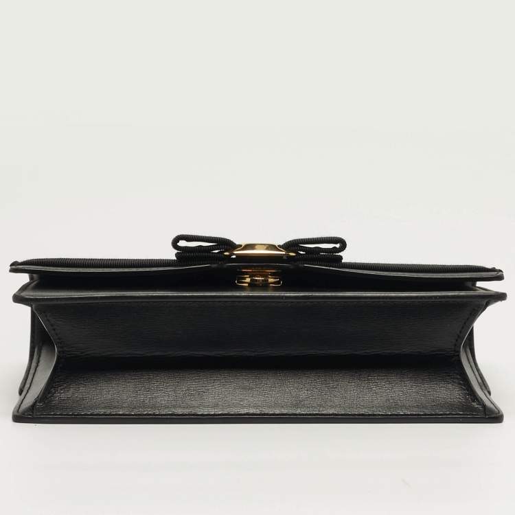 مملوكة مسبقًا Salvatore Ferragamo Vara Bow Chain Black Leather Shoulder Bag