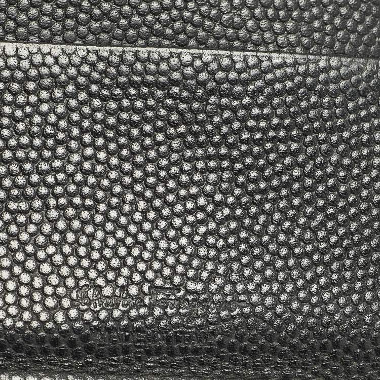 مملوكة مسبقًا Salvatore Ferragamo Gancini Black Leather Flap Card Case