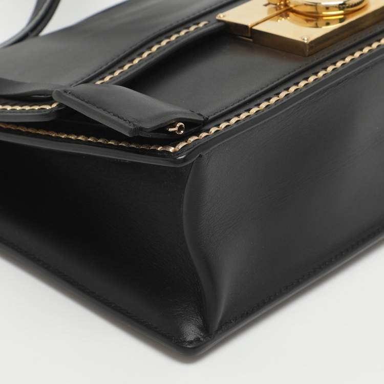 Pre Owned Salvatore Ferragamo Aileen Black Leather Shoulder Bag