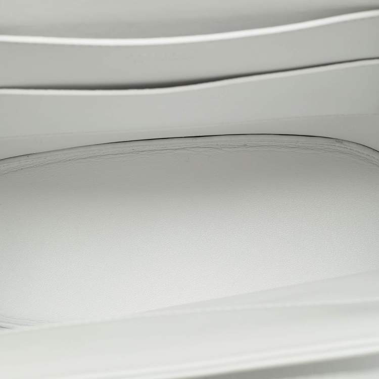 Pre Owned Salvatore Ferragamo Wanda White Leather Tote