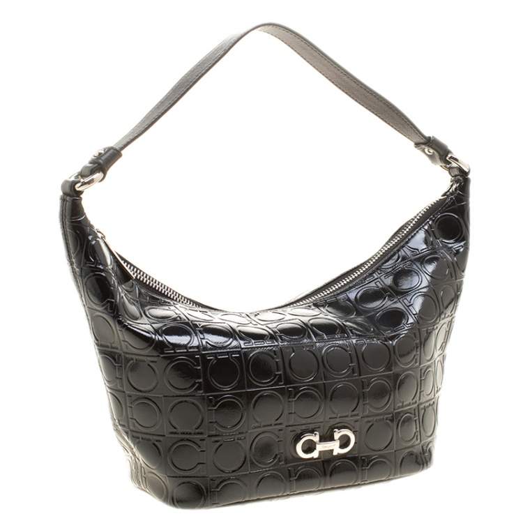 مملوكة مسبقًا Salvatore Ferragamo Black Gancio Embossed Patent Leather Hobo