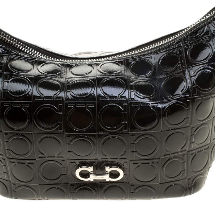 مملوكة مسبقًا Salvatore Ferragamo Black Gancio Embossed Patent Leather Hobo