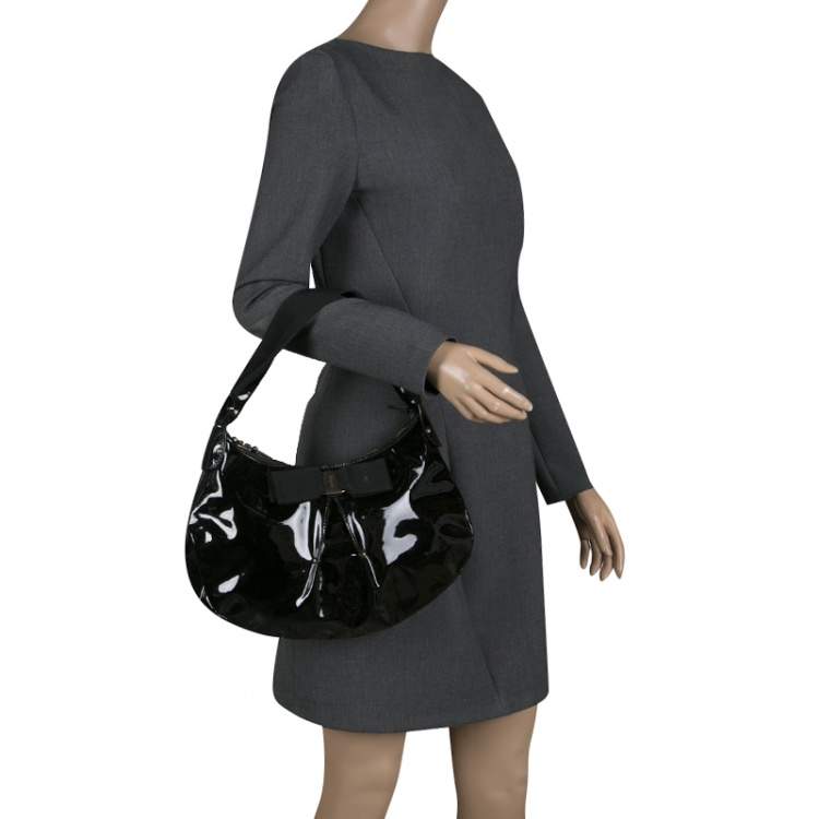 Pre Owned Salvatore Ferragamo Black Patent Leather Miss Vara Hobo