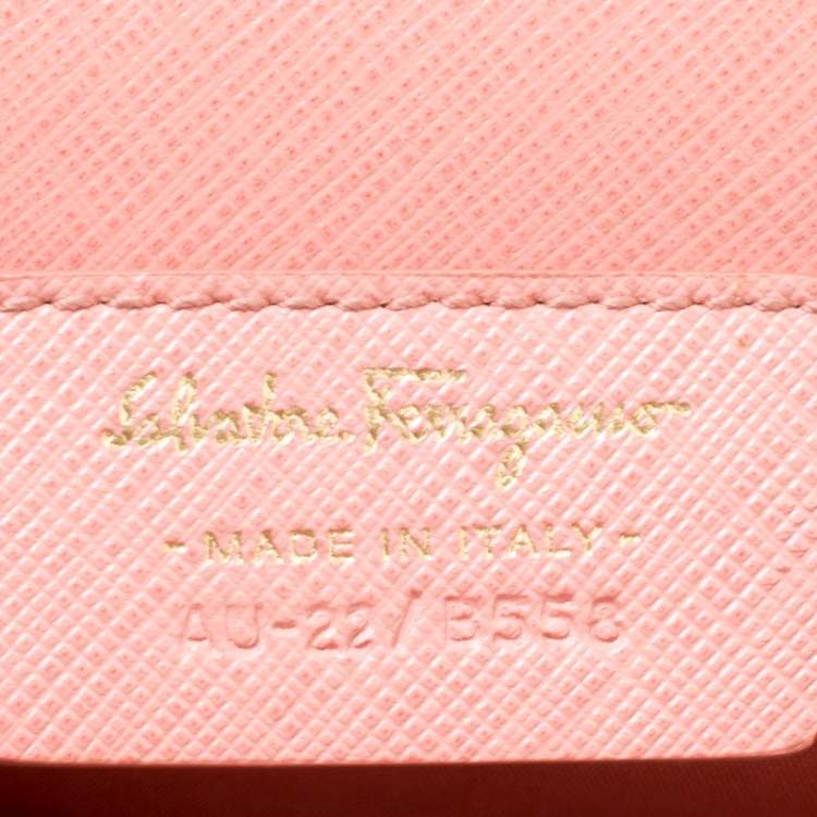 Pre Owned Salvatore Ferragamo Peach Leather Vara Bow Chain Clutch